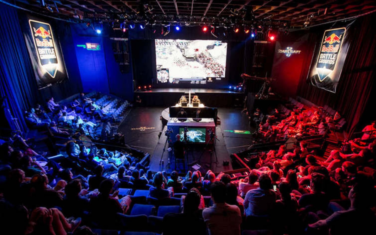 引人注目的 引人注目的